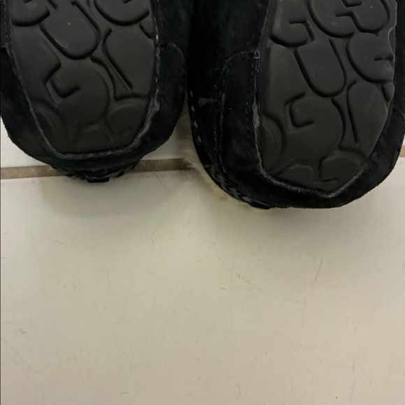 UGG Black Moccasin Slippers with Cream Lining - Picture 9 of 9